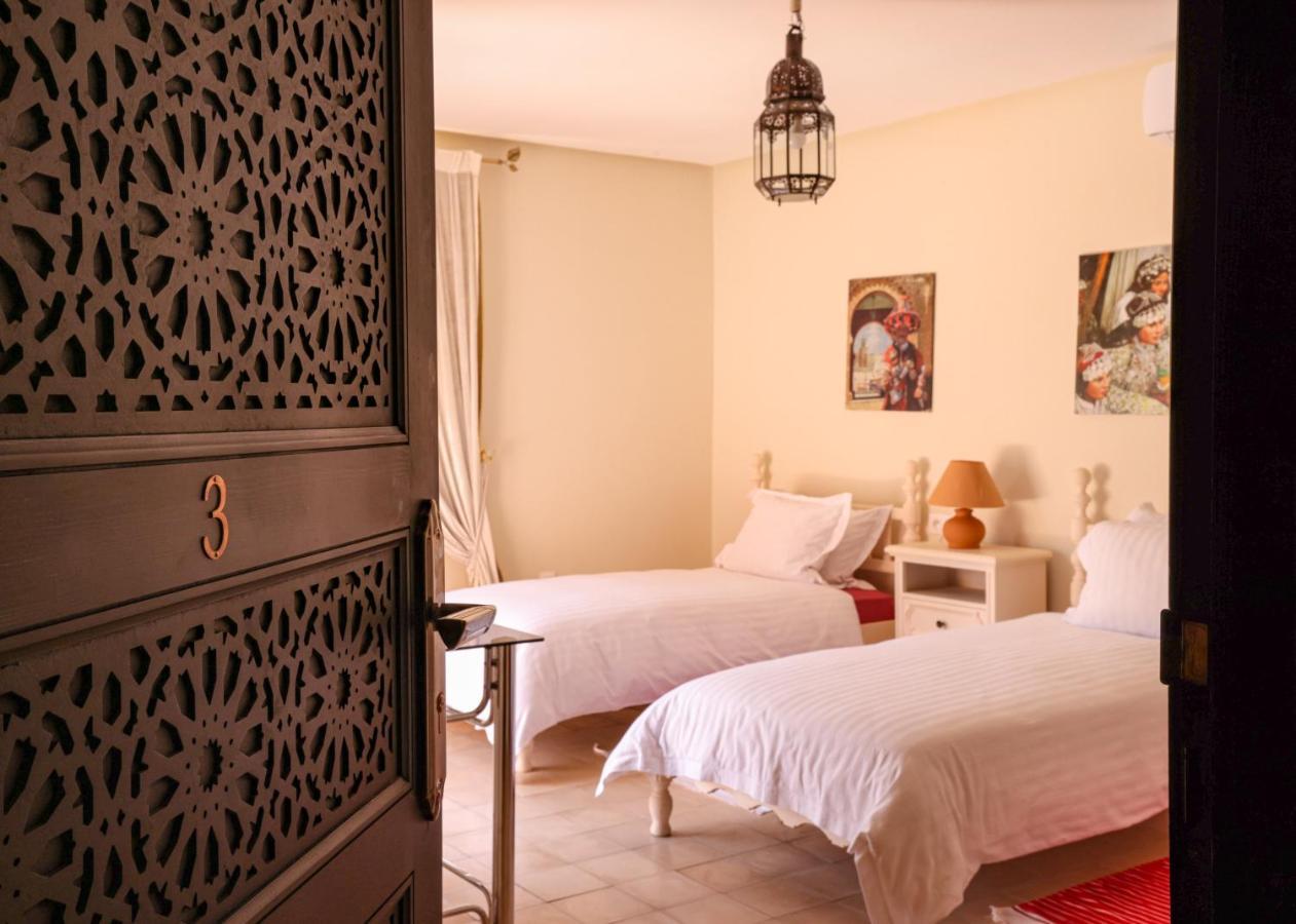Tiguemine Sarah Hotel Douar Akkara Eksteriør billede